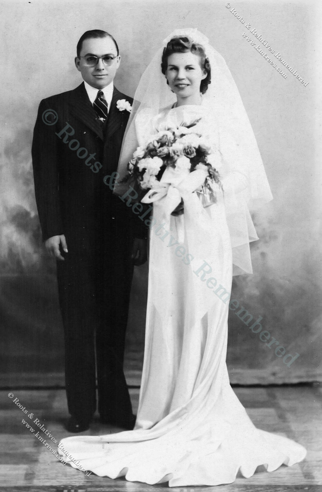 1942 Leo Hillesheim & Hazel V. Johnson - Wedding