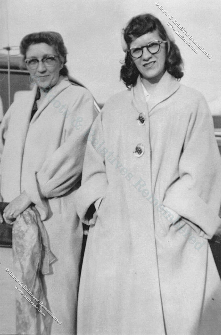 19xx Daisy (Burke) Coel and dau Patricia (Coel) Ovel 19xx Daisy (Burke) Coel and dau Patricia (Coel) Ovel